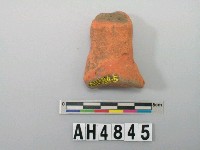 藏品(紅色夾砂陶把殘件)的圖片